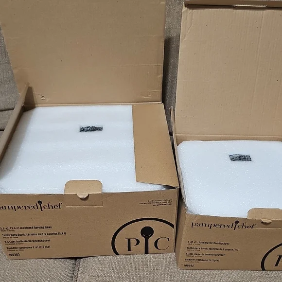 Pampered Chef Insulated Serving Bowl Set : 2.5 Qt And 1 Qt - New In Box - Picture 2 of 11